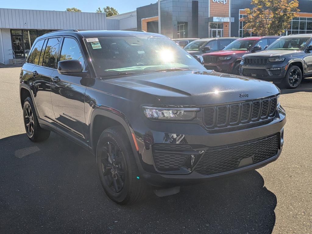 new 2025 Jeep Grand Cherokee car, priced at $45,225