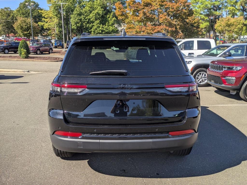 new 2025 Jeep Grand Cherokee car, priced at $45,225