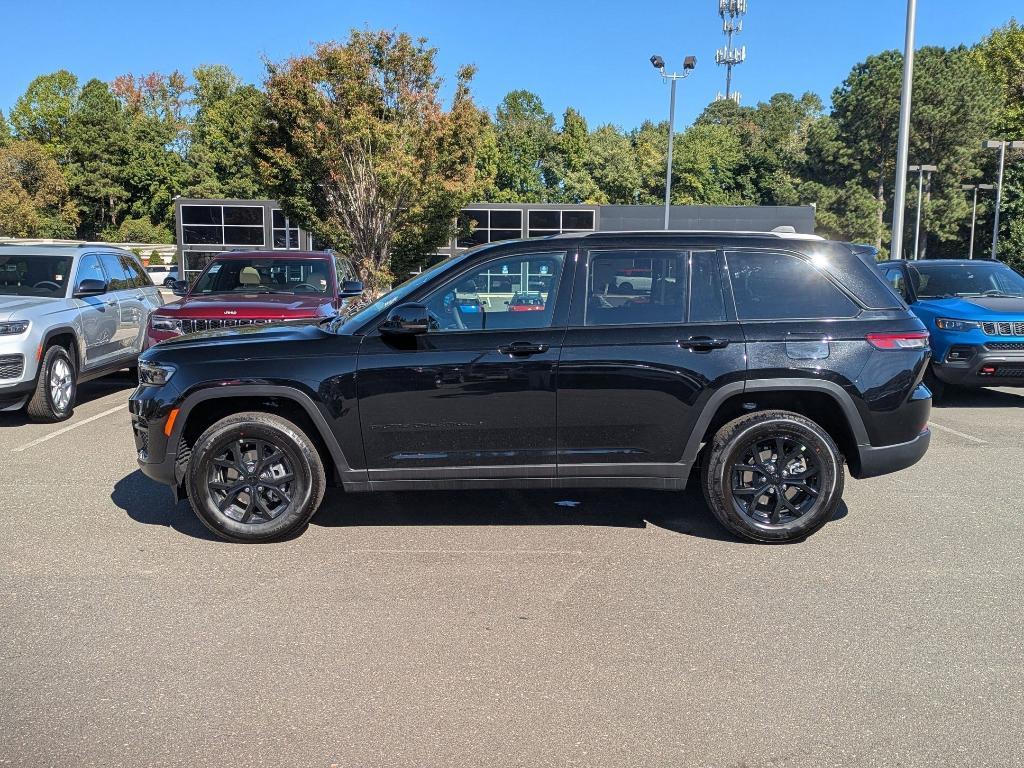 new 2025 Jeep Grand Cherokee car, priced at $45,225