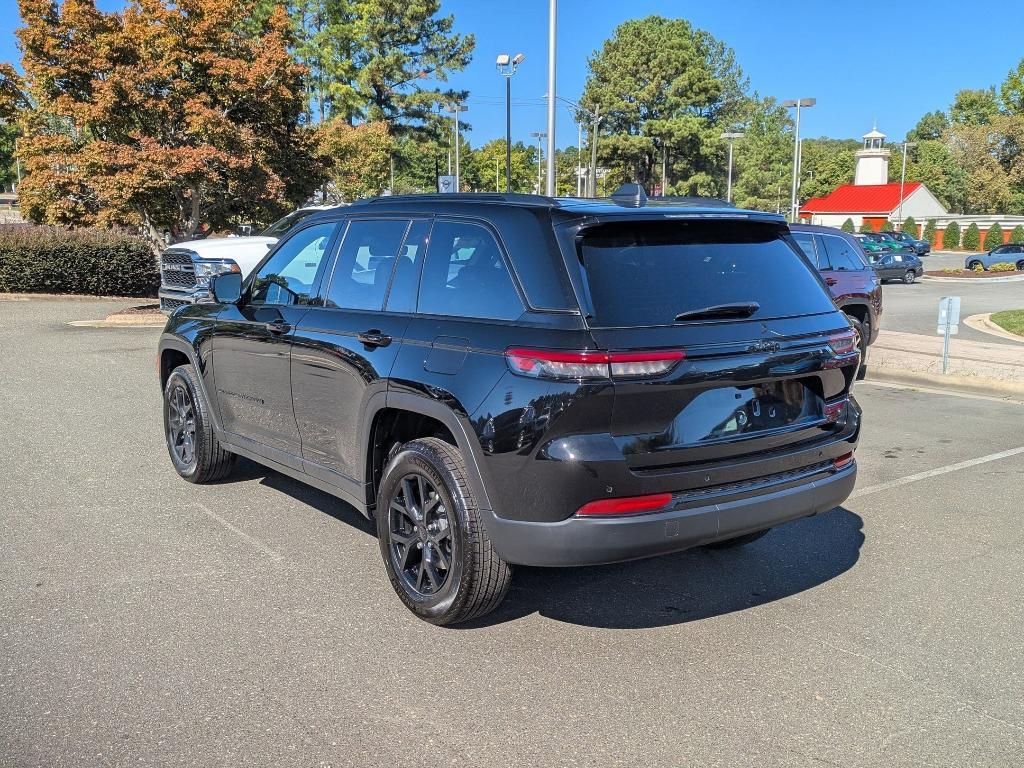 new 2025 Jeep Grand Cherokee car, priced at $45,225