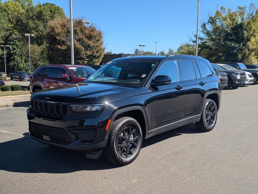 new 2025 Jeep Grand Cherokee car, priced at $45,225
