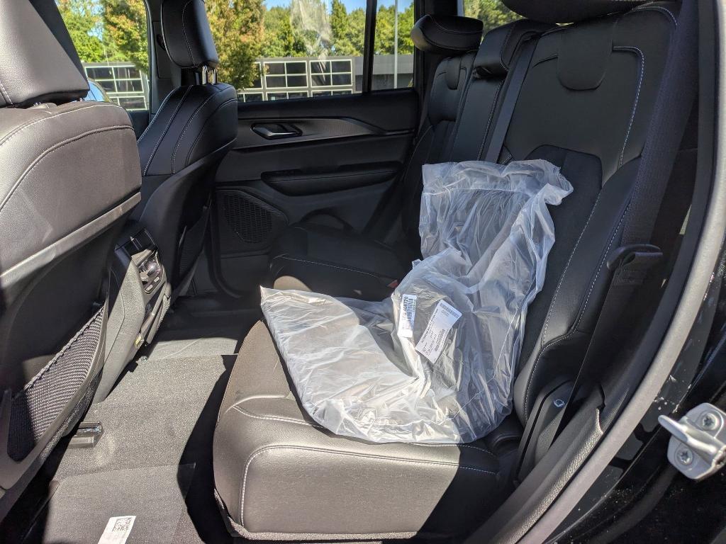 new 2025 Jeep Grand Cherokee car, priced at $45,225