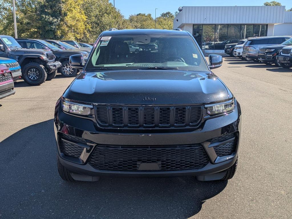 new 2025 Jeep Grand Cherokee car, priced at $45,225