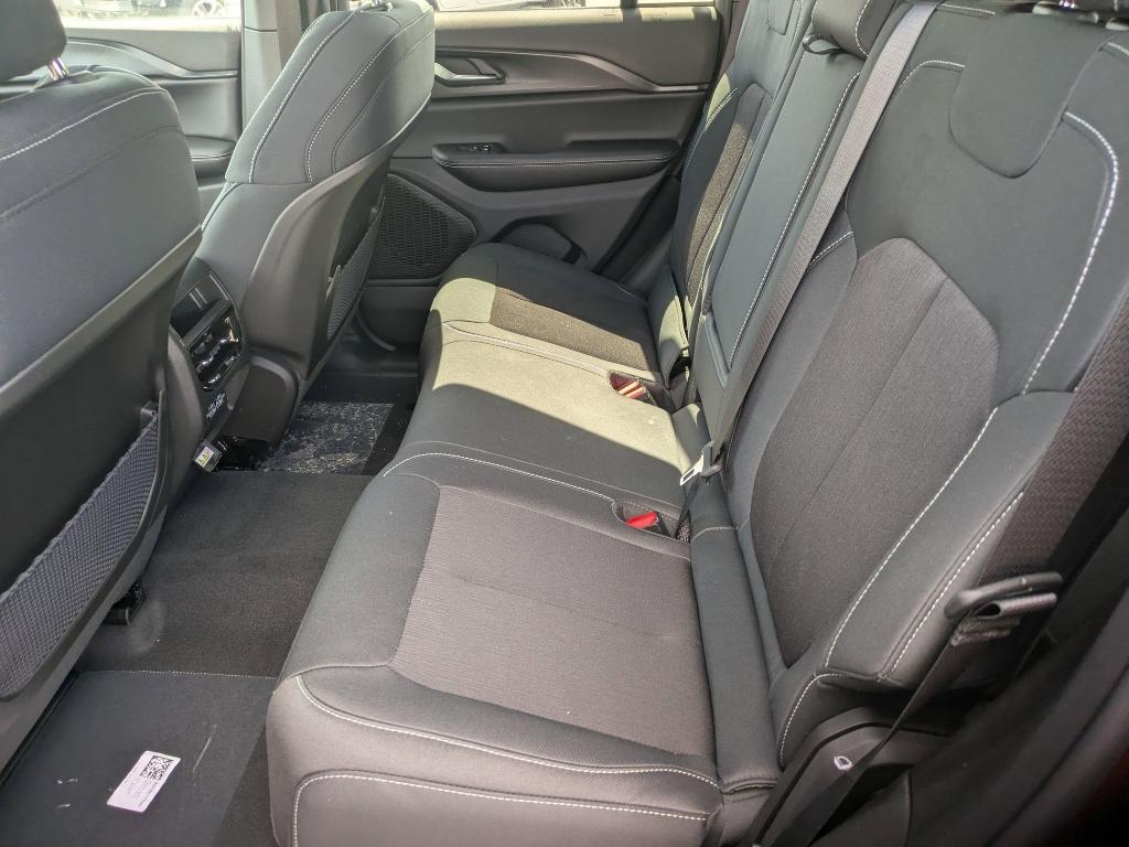 new 2025 Jeep Grand Cherokee car, priced at $45,165