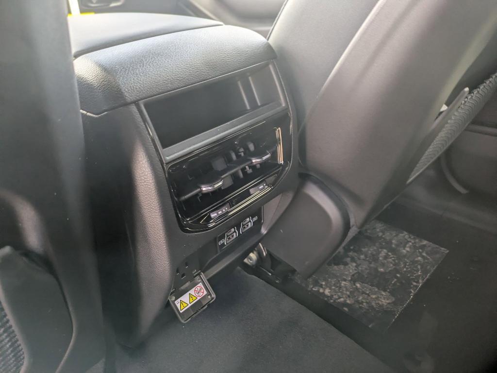 new 2025 Jeep Grand Cherokee car, priced at $45,165