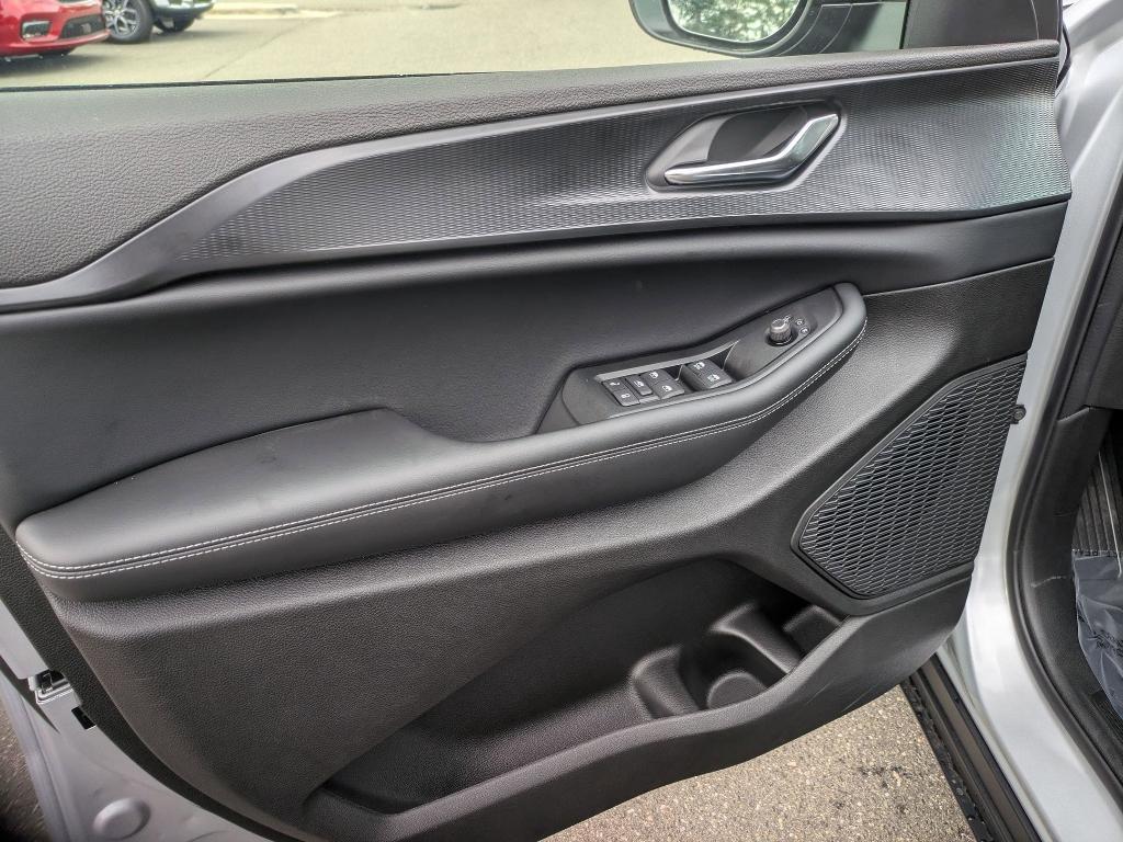 new 2025 Jeep Grand Cherokee car, priced at $42,375