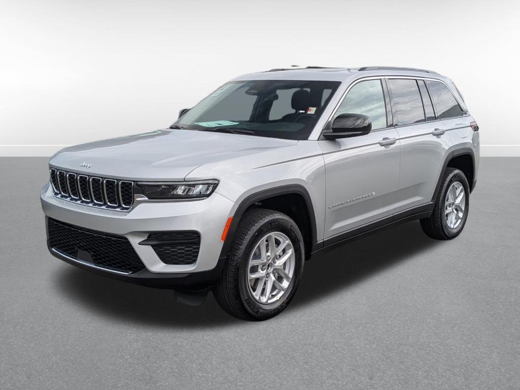 new 2025 Jeep Grand Cherokee car, priced at $42,375