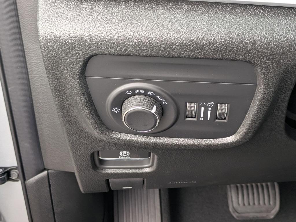 new 2025 Jeep Grand Cherokee car, priced at $42,375