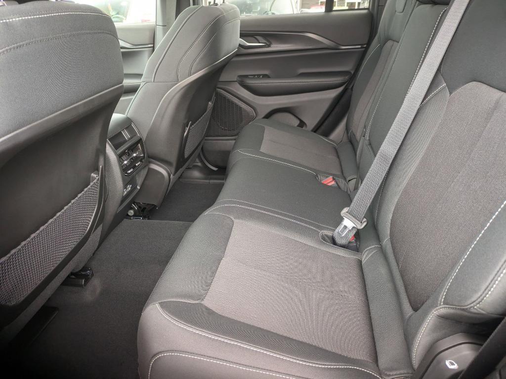 new 2025 Jeep Grand Cherokee car, priced at $42,375