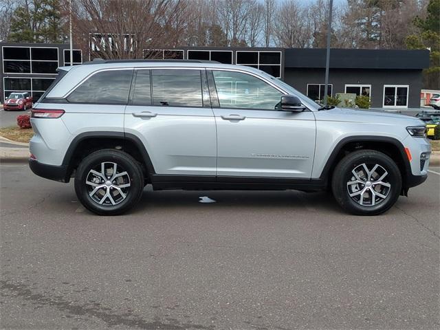 new 2025 Jeep Grand Cherokee car, priced at $50,805