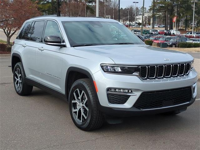 new 2025 Jeep Grand Cherokee car, priced at $50,805