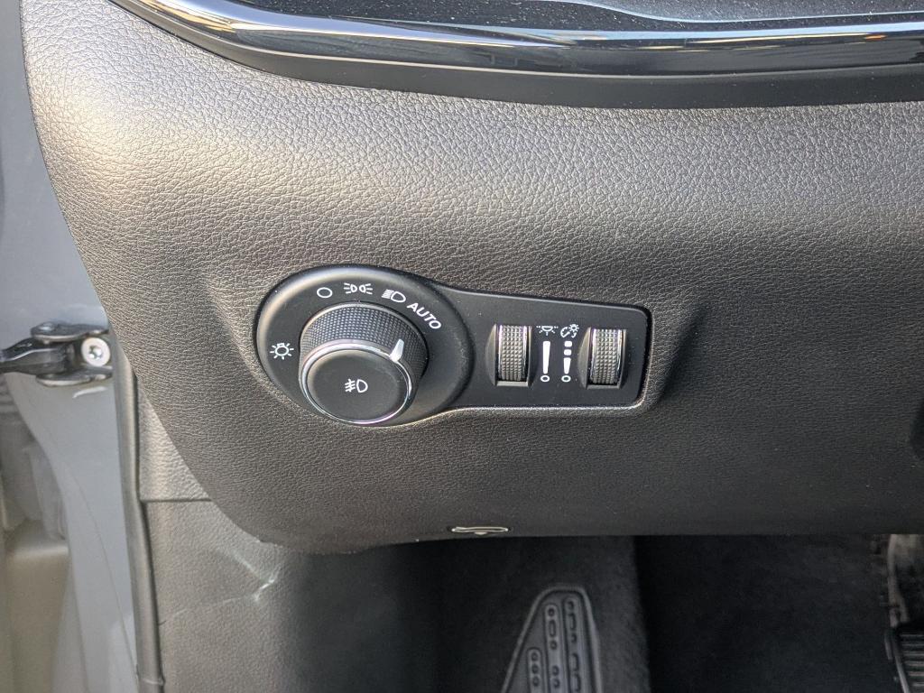 used 2023 Jeep Compass car, priced at $22,475