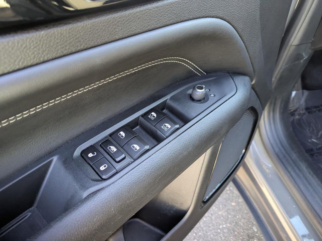 used 2023 Jeep Compass car, priced at $22,475