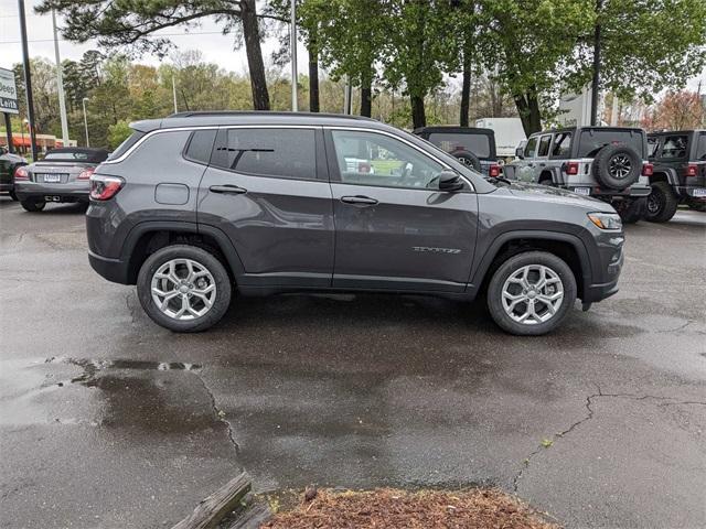 new 2024 Jeep Compass car, priced at $30,125