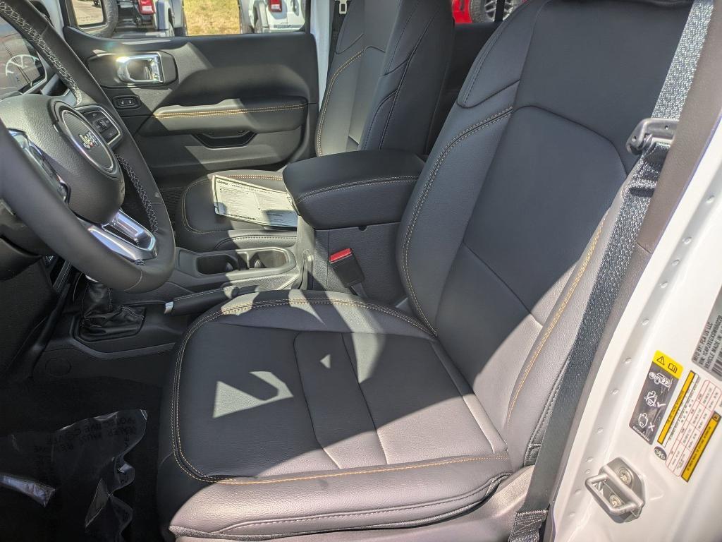new 2025 Jeep Wrangler car, priced at $58,525