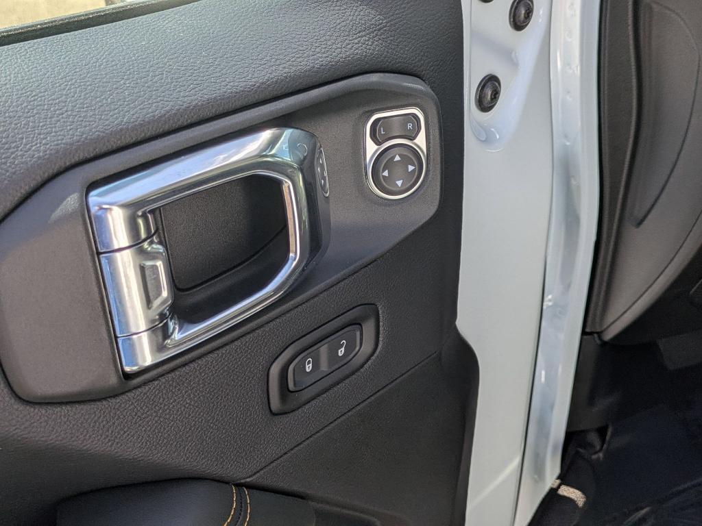 new 2025 Jeep Wrangler car, priced at $58,525