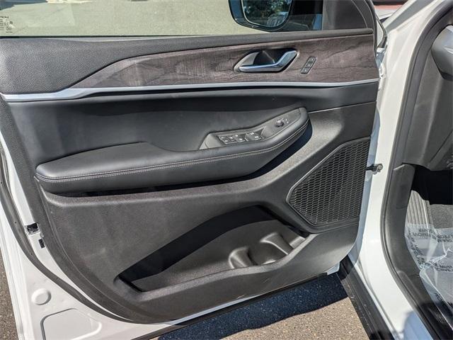 new 2025 Jeep Grand Cherokee L car, priced at $54,440
