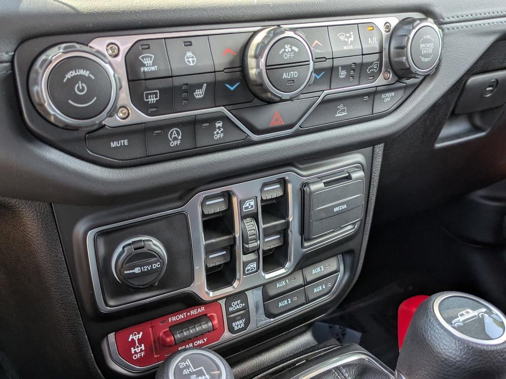 new 2025 Jeep Gladiator car, priced at $58,405