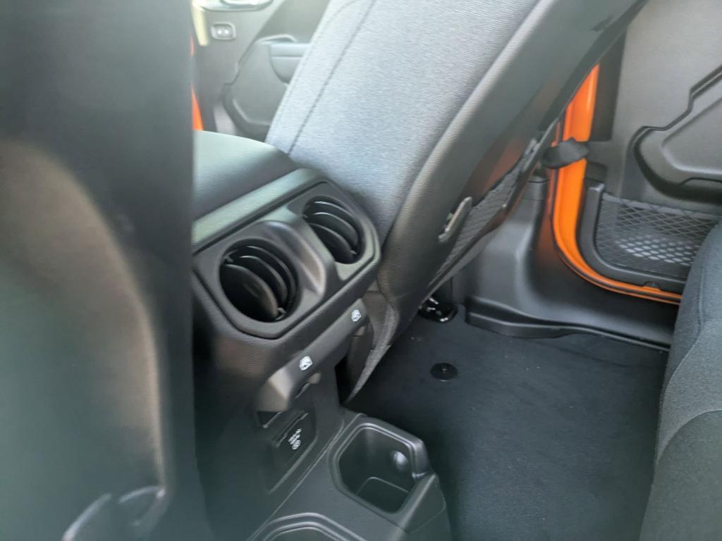 new 2025 Jeep Gladiator car, priced at $58,405