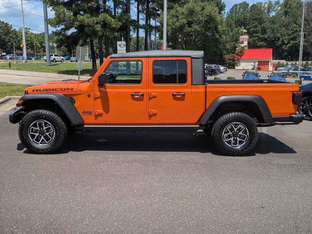 new 2025 Jeep Gladiator car, priced at $58,405