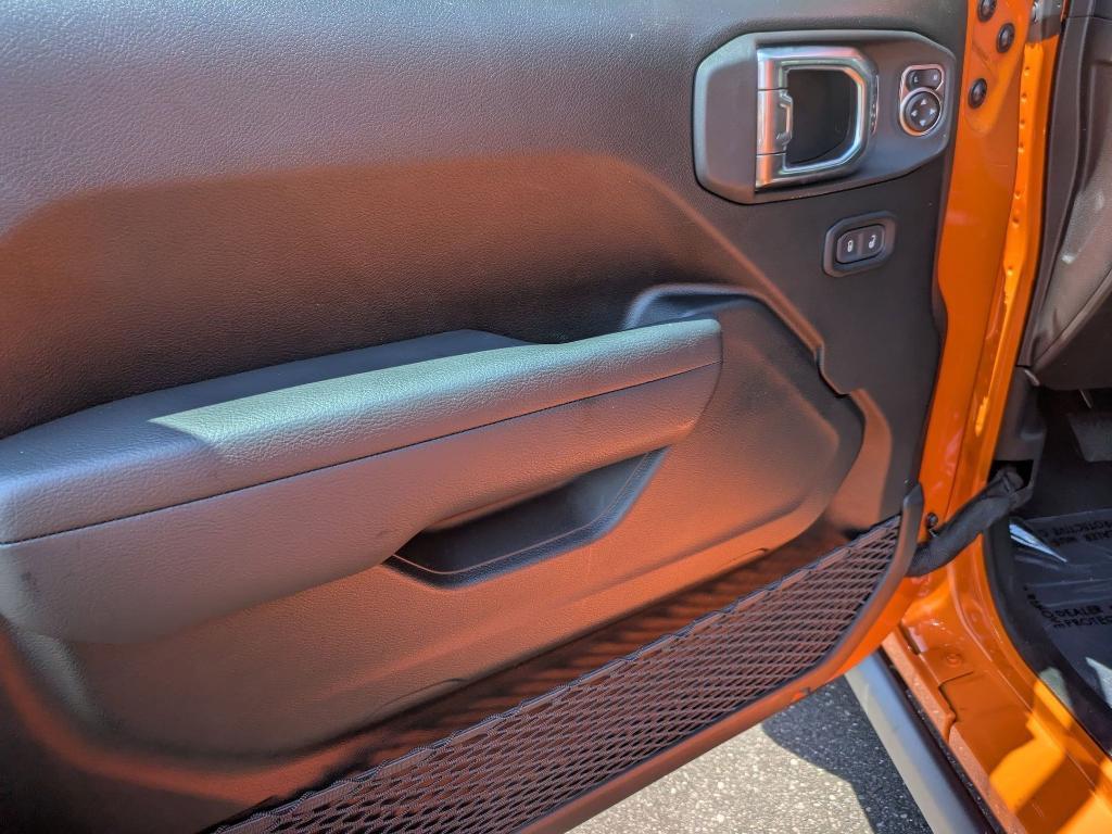 new 2025 Jeep Gladiator car, priced at $58,405