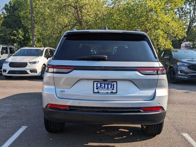 new 2024 Jeep Grand Cherokee car, priced at $47,175