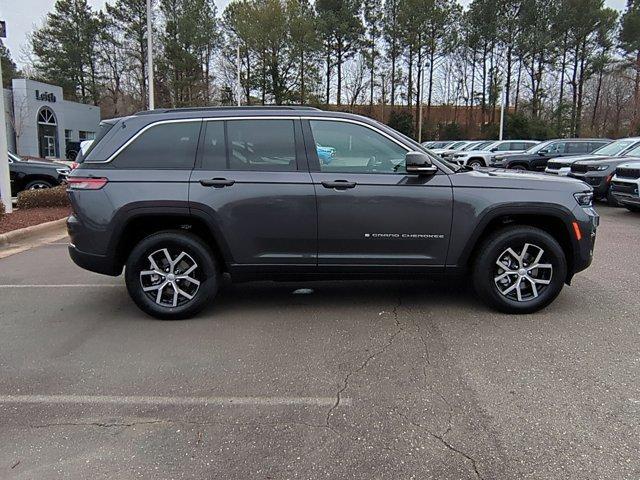 new 2025 Jeep Grand Cherokee car, priced at $49,585