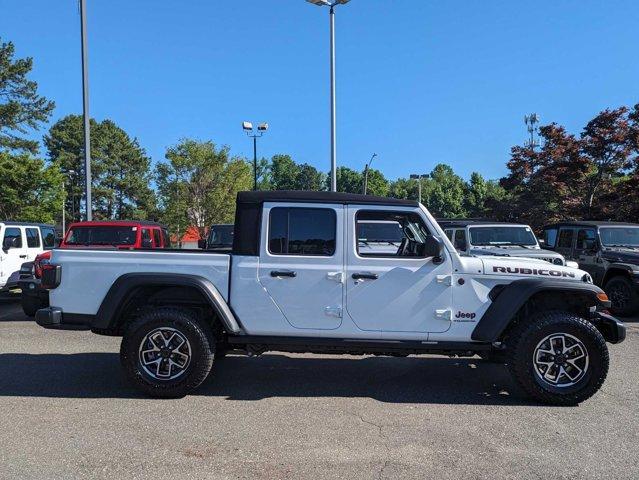 new 2024 Jeep Gladiator car, priced at $58,115