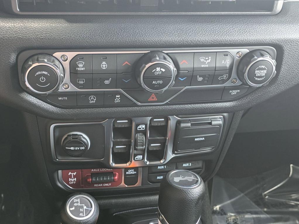 new 2025 Jeep Wrangler car, priced at $54,575