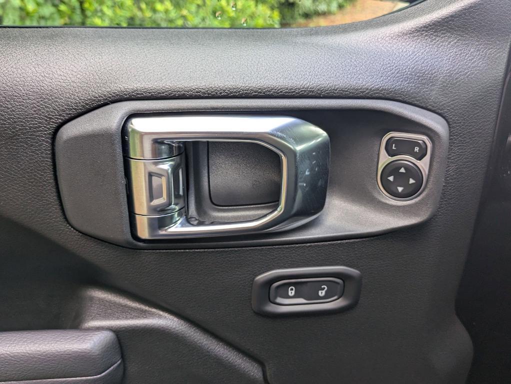 new 2025 Jeep Wrangler car, priced at $54,575