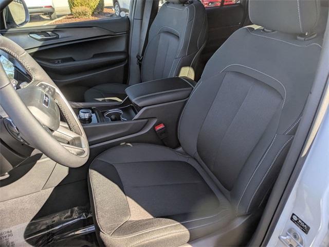 new 2025 Jeep Grand Cherokee car, priced at $44,370