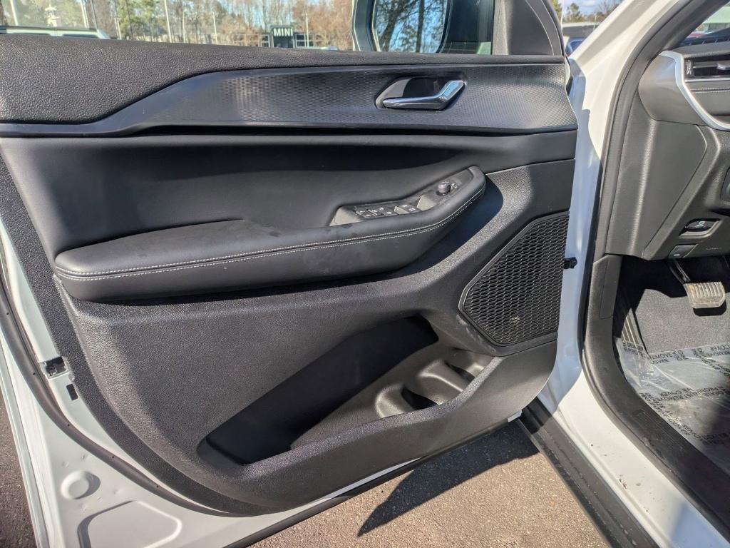 new 2025 Jeep Grand Cherokee car, priced at $44,370