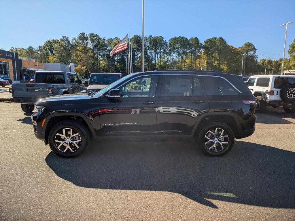 new 2025 Jeep Grand Cherokee car, priced at $53,930