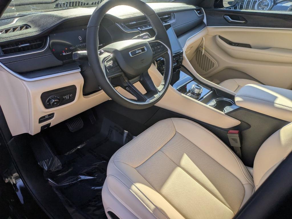 new 2025 Jeep Grand Cherokee car, priced at $53,930