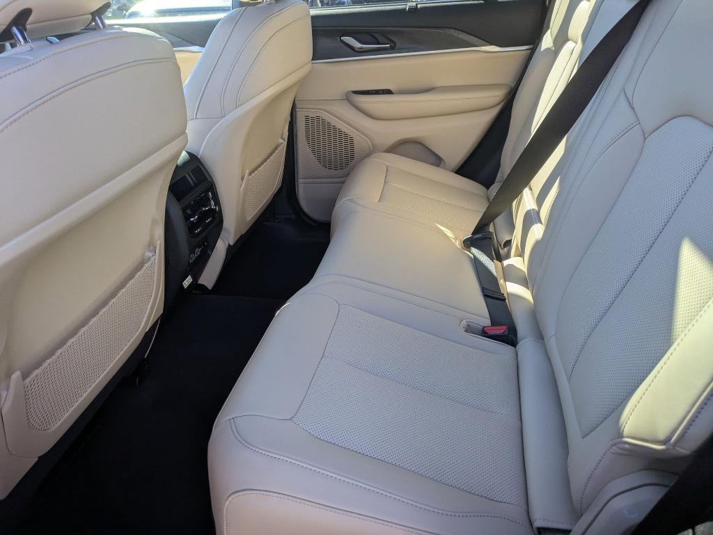 new 2025 Jeep Grand Cherokee car, priced at $53,930