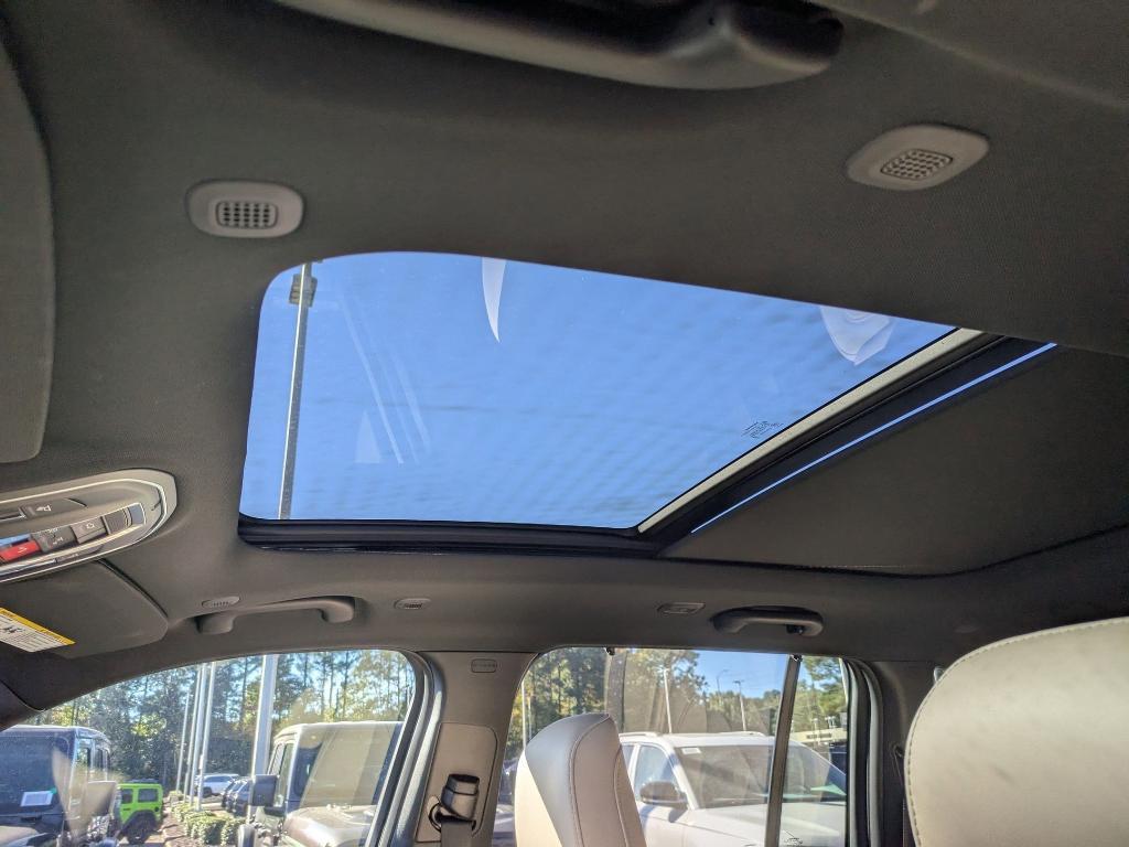 new 2025 Jeep Grand Cherokee car, priced at $53,930