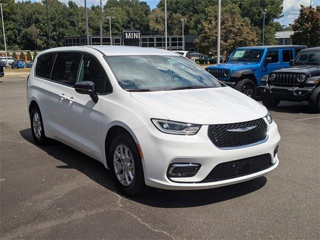 new 2026 Chrysler Pacifica car, priced at $44,685
