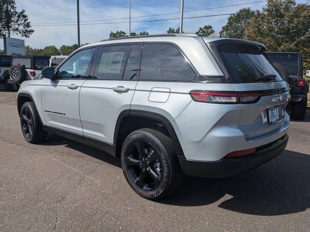 new 2024 Jeep Grand Cherokee car, priced at $47,175