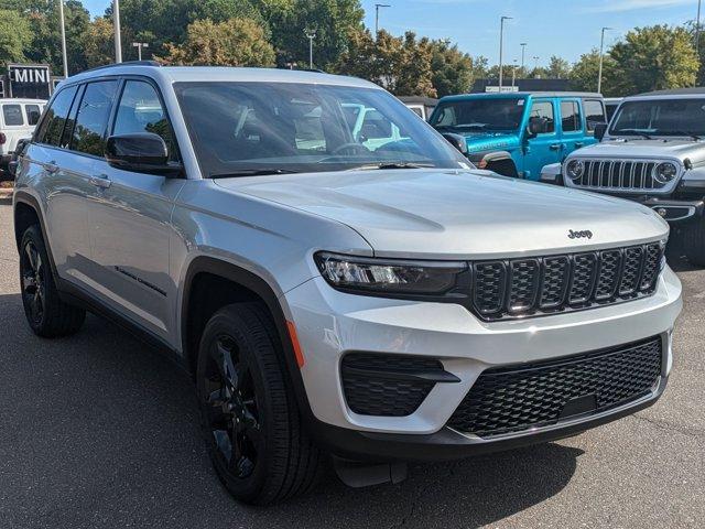 new 2024 Jeep Grand Cherokee car, priced at $47,175