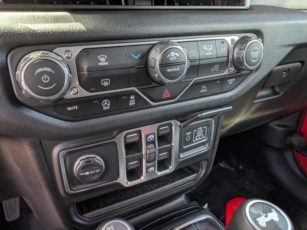 new 2025 Jeep Wrangler car, priced at $45,555