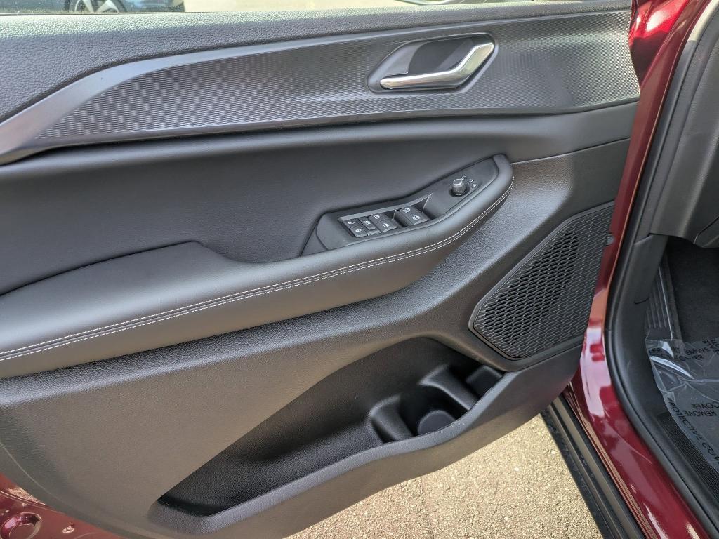 new 2025 Jeep Grand Cherokee car, priced at $42,375