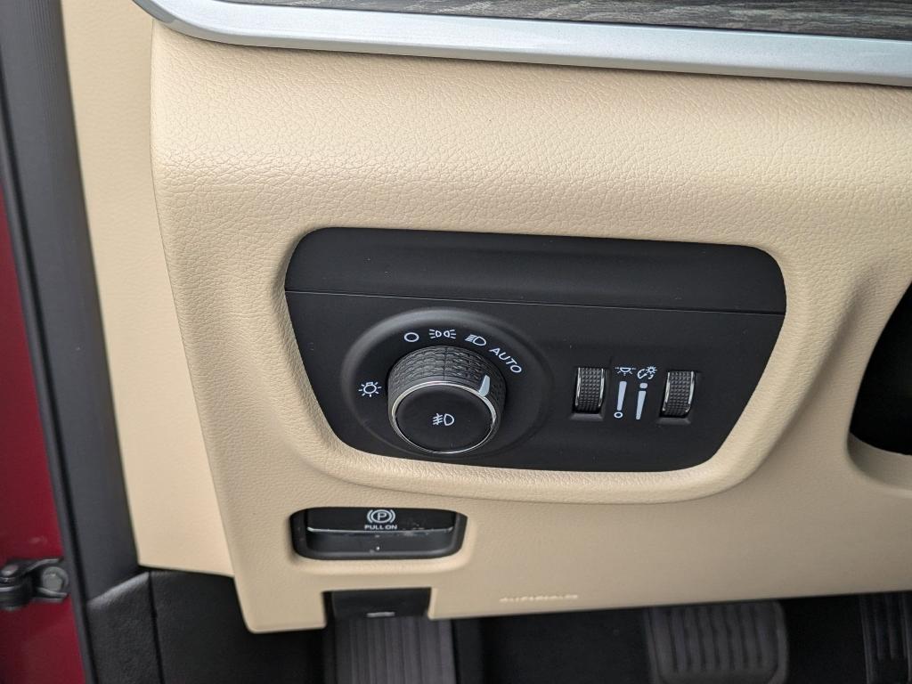 new 2025 Jeep Grand Cherokee L car, priced at $53,035
