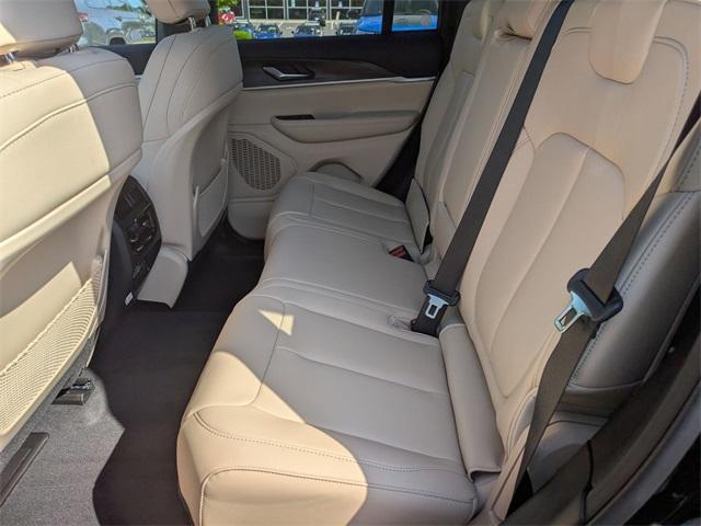 new 2025 Jeep Grand Cherokee car, priced at $48,010