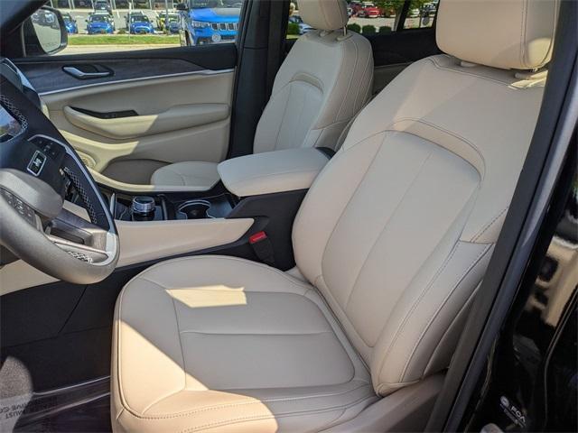 new 2025 Jeep Grand Cherokee car, priced at $48,010