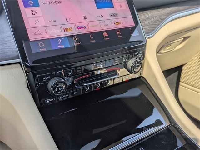 new 2025 Jeep Grand Cherokee car, priced at $48,010
