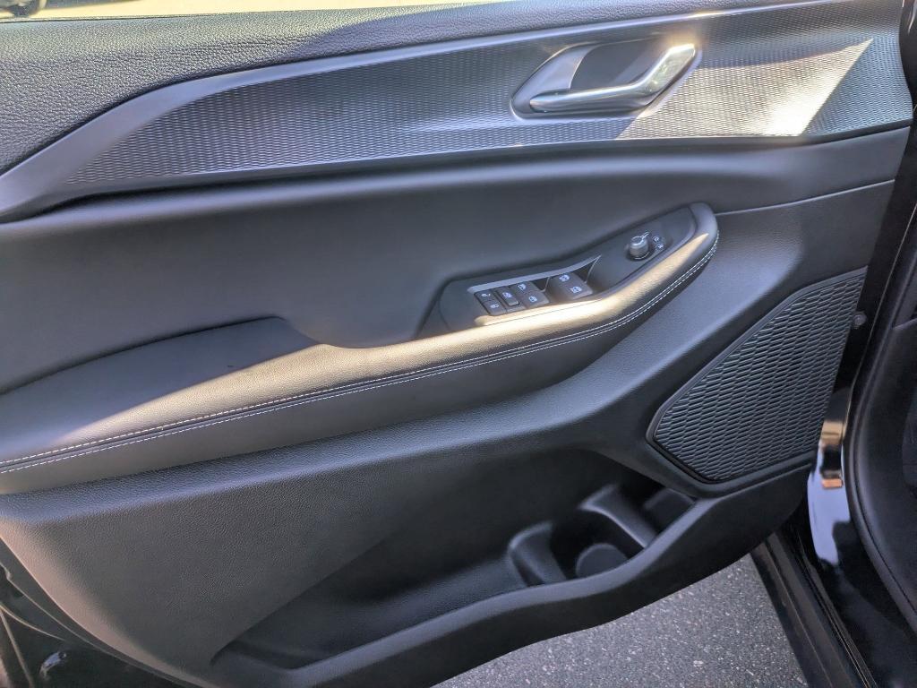 new 2025 Jeep Grand Cherokee car, priced at $42,375