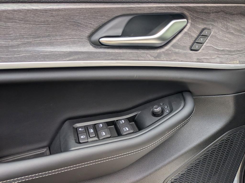 new 2025 Jeep Grand Cherokee car, priced at $48,010