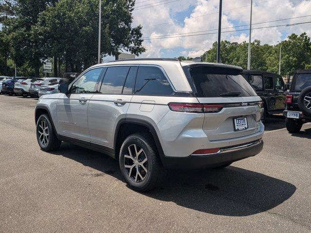 new 2025 Jeep Grand Cherokee car, priced at $48,010