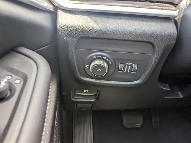 new 2025 Jeep Grand Cherokee car, priced at $48,010
