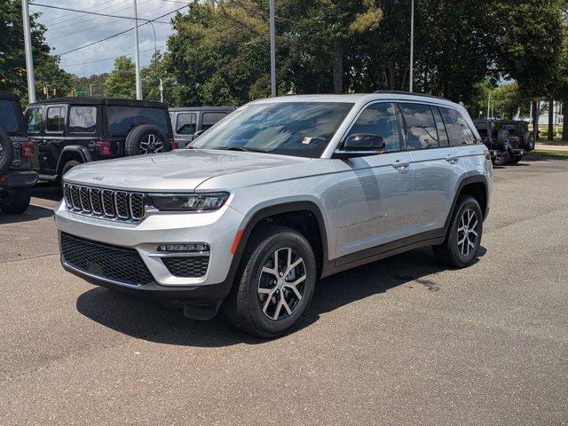 new 2025 Jeep Grand Cherokee car, priced at $48,010
